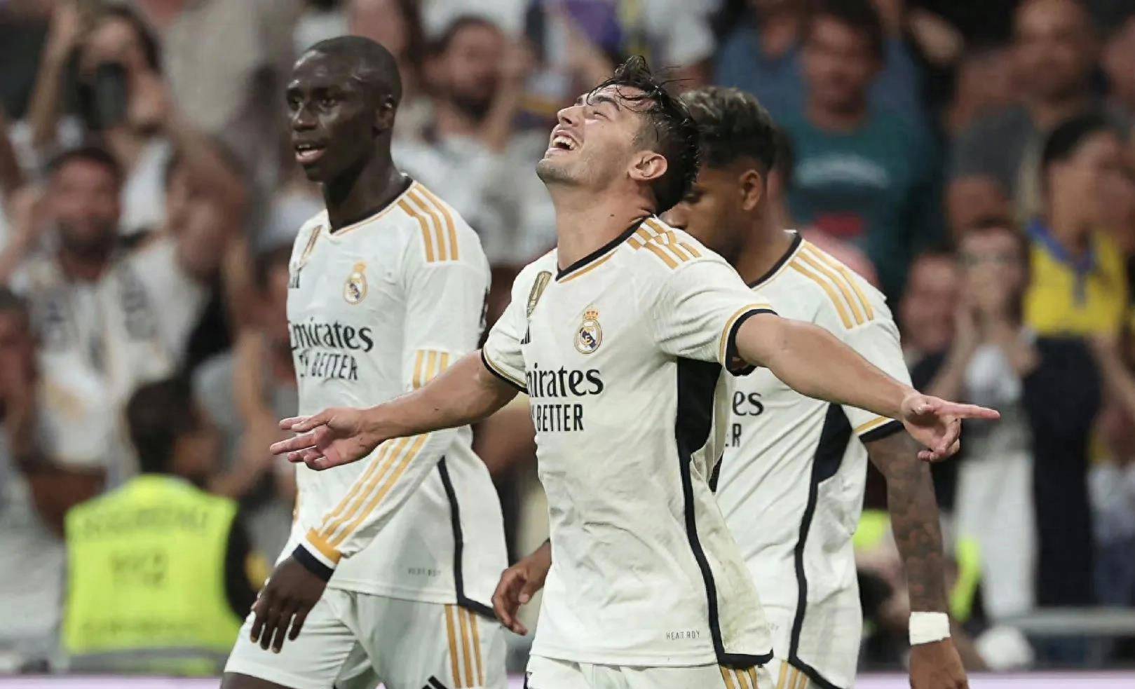 lol台服官网地址-包含清晨毕尔巴鄂竞技备战社区盾，单刀错失细节曝光，赛场秩序良好，赛季目标并未改变的词条